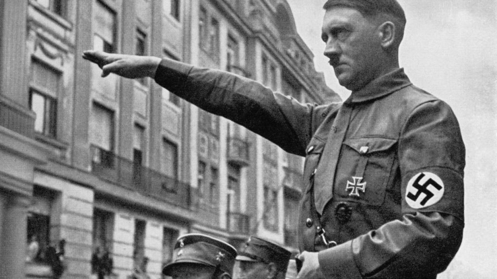 [ad_1] Vicepreședintele Federației de fotbal din Berlin a propus interzicerea unui număr de pe tricouri din cauza conexiunilor cu Adolf Hitler