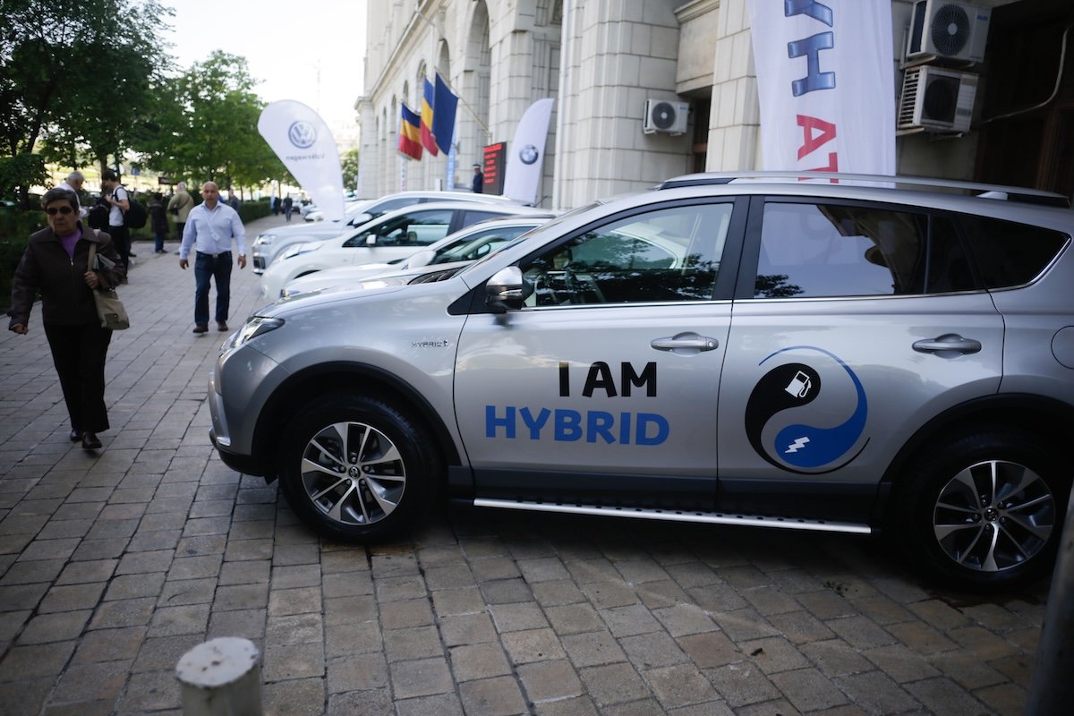 [ad_1] Impozitul pentru autoturismele hibride în București va suferi o majorare, pe măsură ce Primăria Capitalei intenționează să renunțe la reducerea de 95% acordată în 2025