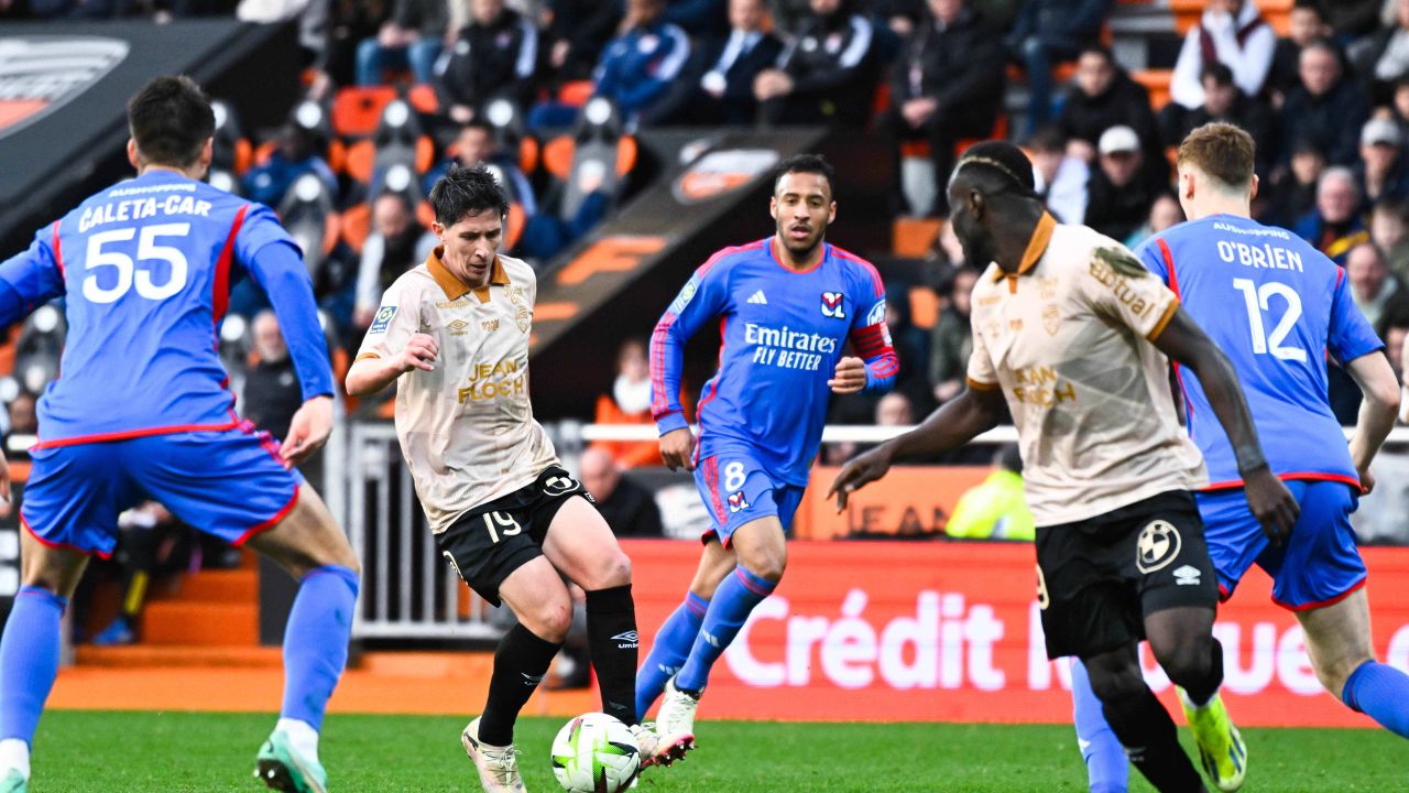 Ligue 1 | Lorient – Lyon 1-0, ÎN DIRECT pe VOYO! Oaspeții se află în inferioritate de efective.