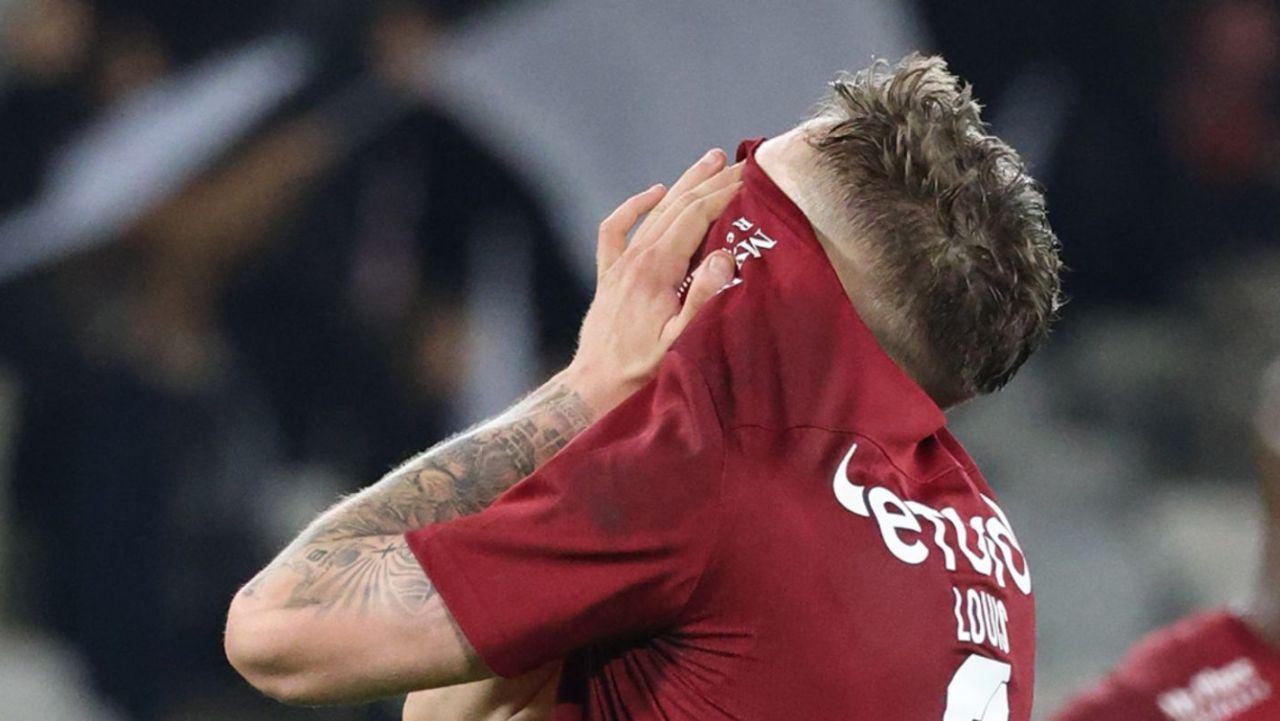 Louis Munteanu rămâne în dificultate! Penalizarea pe care o va suporta după ce a purtat tricoul FCSB.