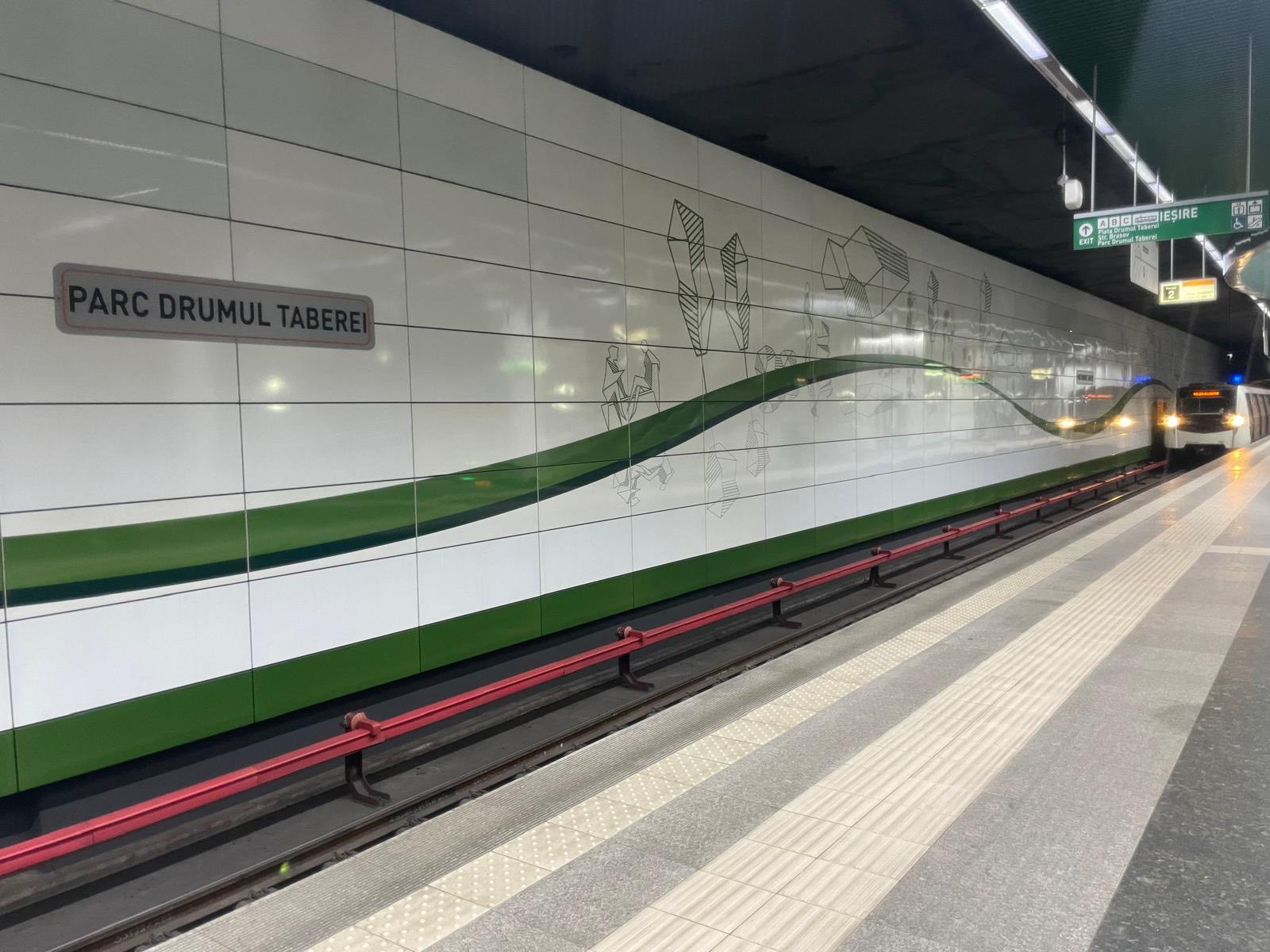 Peste 6,5 milioane de călătorii cu metroul în Drumul Taberei anticipate pentru 2025, în timp ce Magistrala 5 continuă să aștepte trenurile moderne.