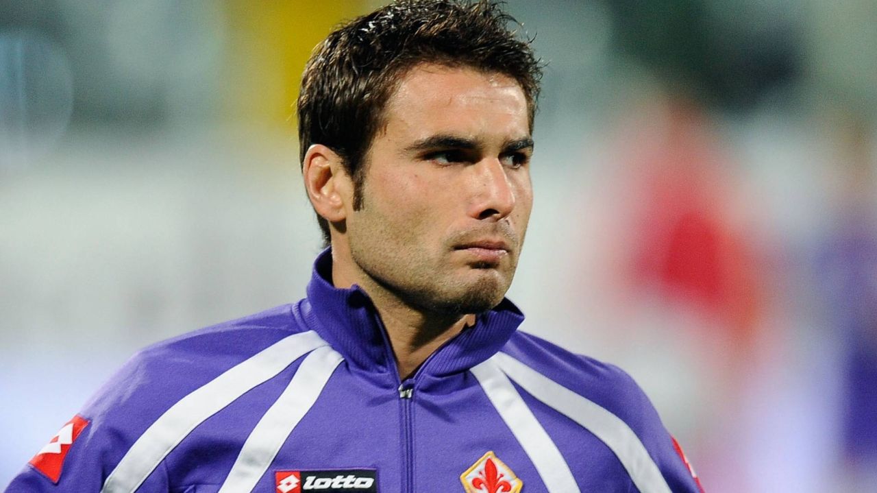 [ad_1] Adrian Mutu, în vârstă de 46 de ani, este unul dintre candidații pentru a prelua funcția de antrenor la Fiorentina, club care se confruntă cu un sezon dificil