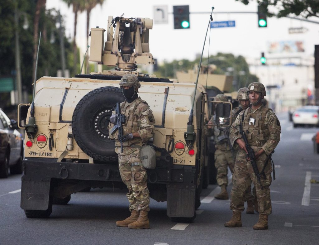 Atac terorist prevenit în Los Angeles: patru suspecți acuzați că planificau cinci explozii cu bombe de Revelion, organizatorii fiind o grupare antigovernamentală numită Frontul de Eliberare a Insulei Țestoaselor