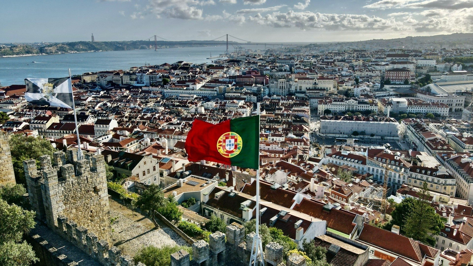 [ad_1] Curtea Constituțională din Portugaliei a decis luni că anumite articole ale unei legi care îngreunează accesul la cetățenie nu respectă prevederile constituției țării, potrivit agenției de știri AFP, citată de site-ul Agerpres