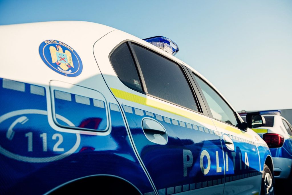 [ad_1] Un șofer implicat într-un accident a lovit alte patru autovehicule în timp ce se îndrepta spre Biroul pentru Declararea Accidentelor Ușoare, pentru a reclamat tamponarea inițială