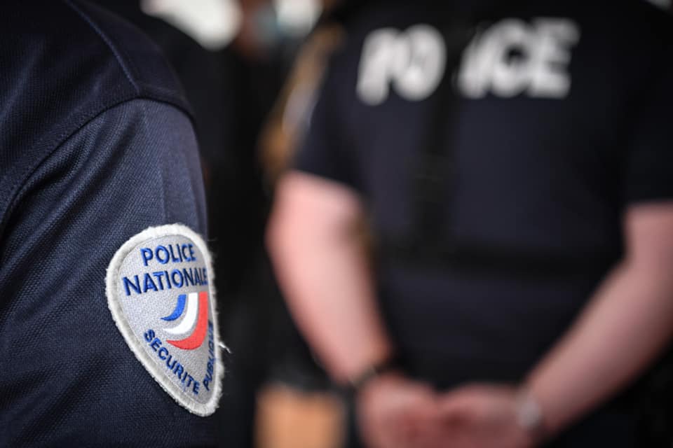 Tâlharii care au sustras bijuterii în valoare de 88 de milioane de euro din Muzeul Luvru au plecat cu 30 de secunde înainte de sosirea poliției, arată rezultatele anchetei administrative