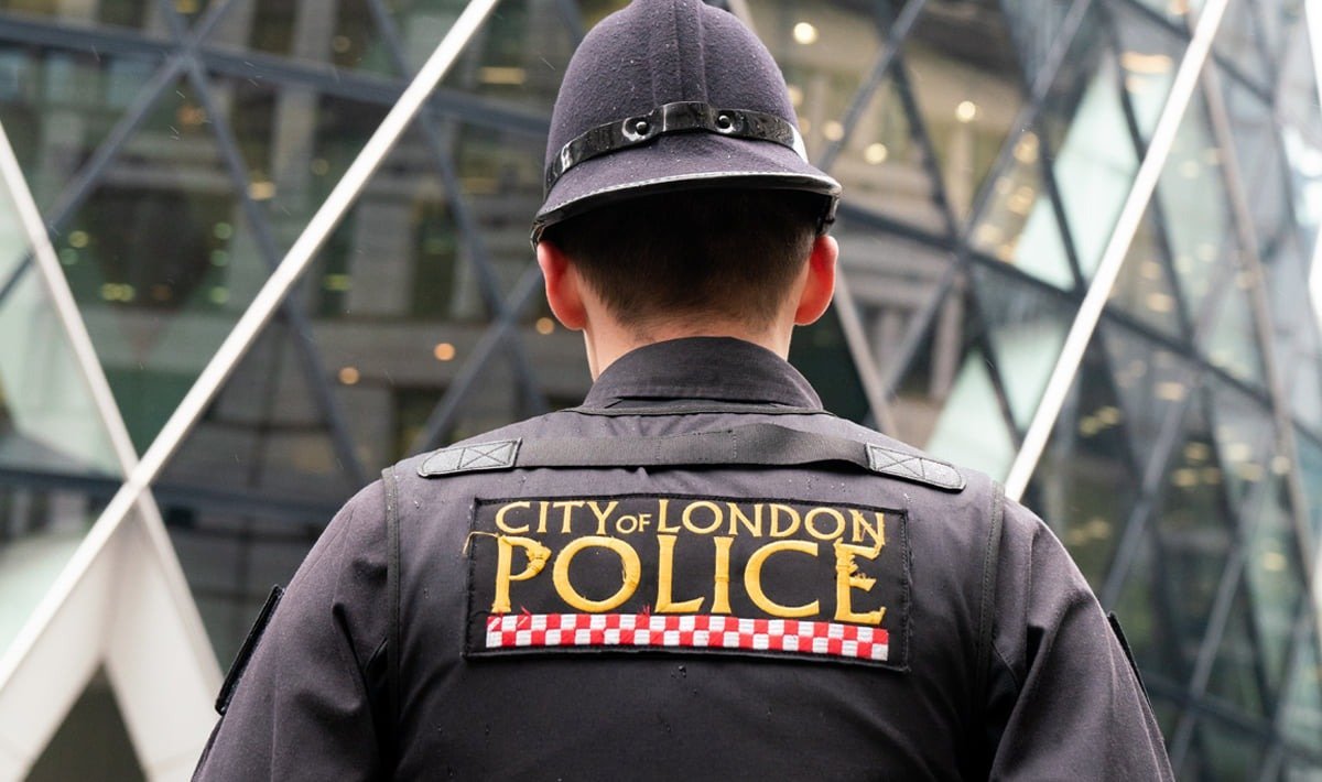 Eveniment serios la Aeroportul Heathrow din Londra: Grup de bărbați a folosit spray iritant asupra mai multor persoane din parcarea aeroportului / Un suspect a fost plasat în arest / Funcționarea aeroportului a fost afectată