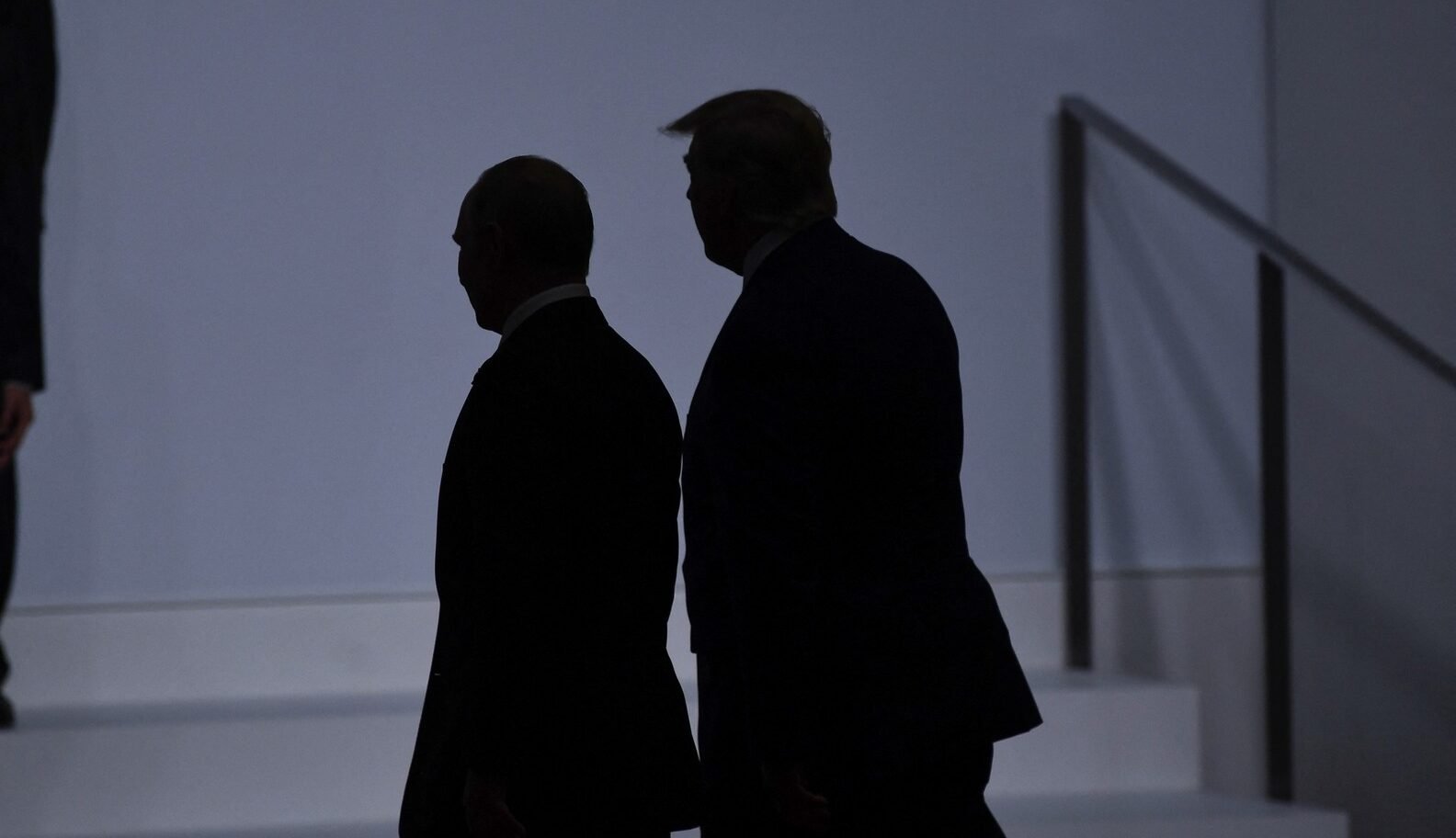 Noua viziune geopolitică a lui Trump: Putin ca aliat, Europa acuzată de responsabilitatea problemelor globale / Ultima doctrină de Securitate Națională a SUA considerată cea mai radicală renunțare a liderilor americani din ultimul timp, conform ziarului La Stampa