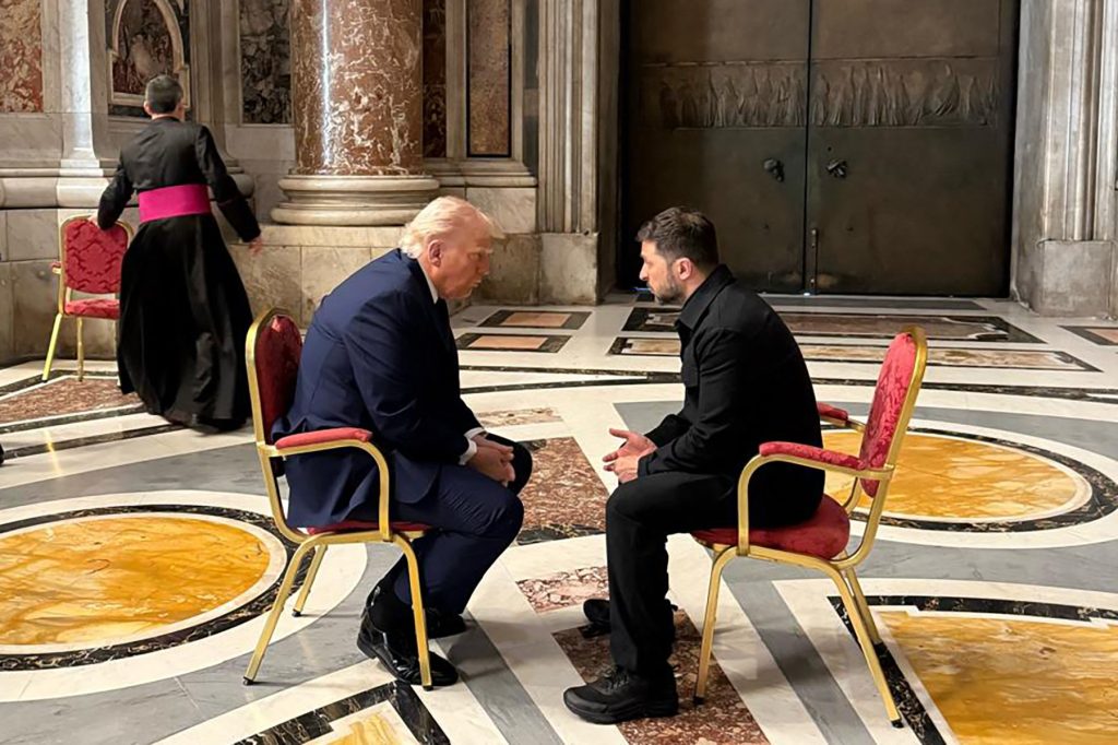 [ad_1] Președintele Ucrainei, Volodimir Zelenski, se va întâlni duminică cu președintele Statelor Unite, Donald Trump, pentru a discuta despre un plan de soluție pentru încheierea conflictului cu Rusia