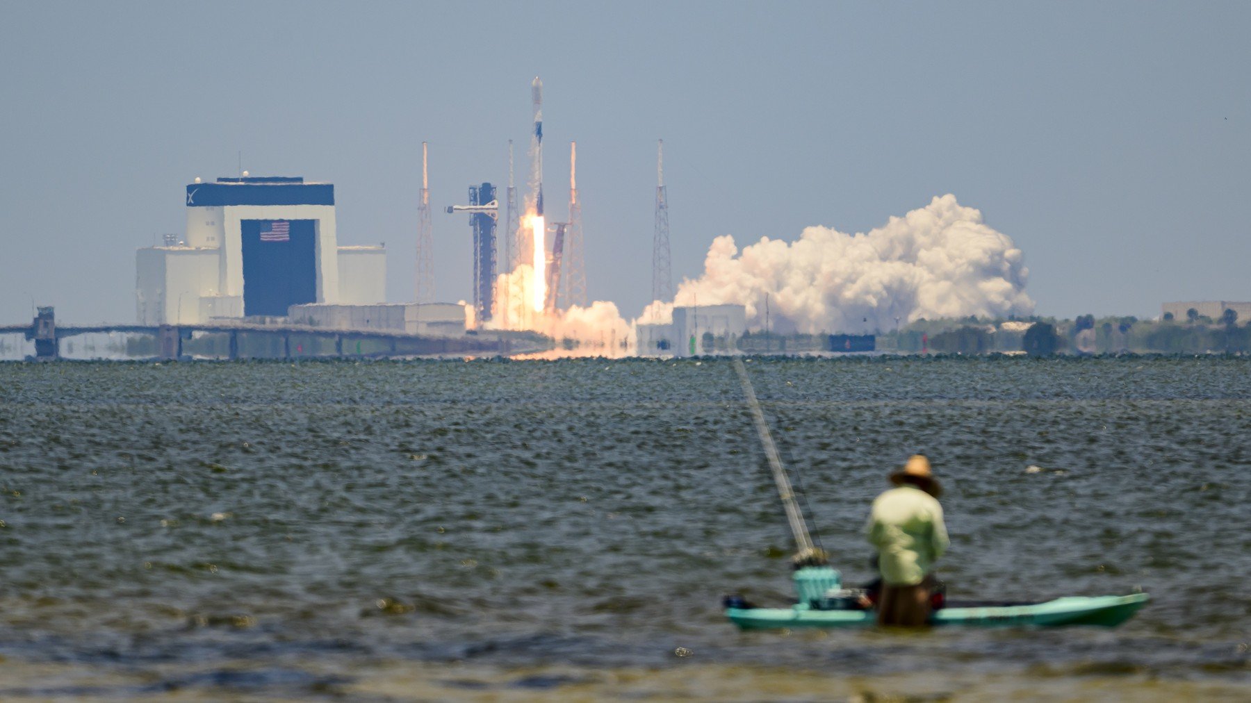 China dezvoltă tehnici inovatoare pentru a perturba comunicațiile prin satelit Starlink
