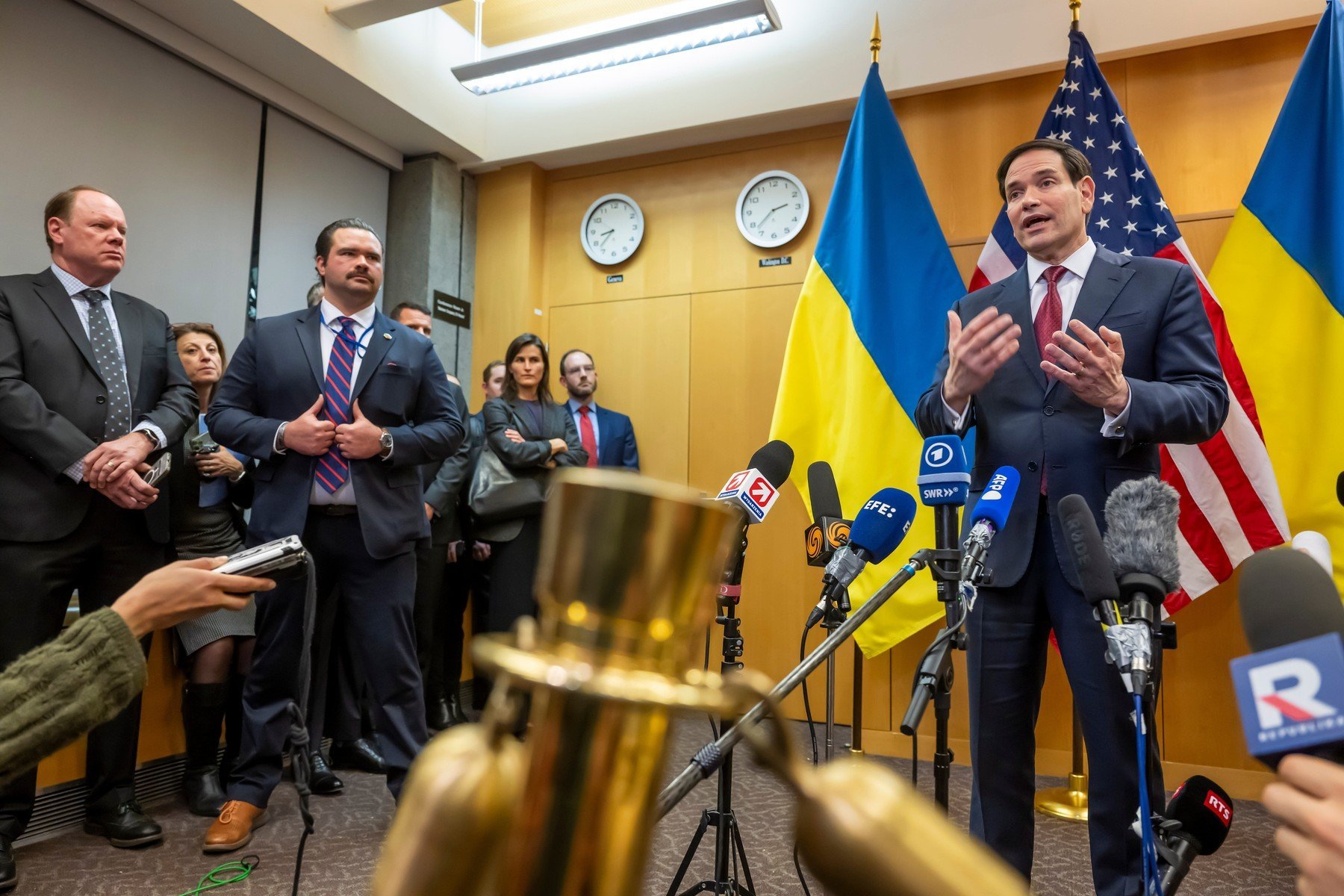Discuție programată între reprezentanți ruși și americani la Miami la sfârșitul săptămânii / Zelenski avertizează că Rusia intenționează să înceapă un nou an de conflict în 2026