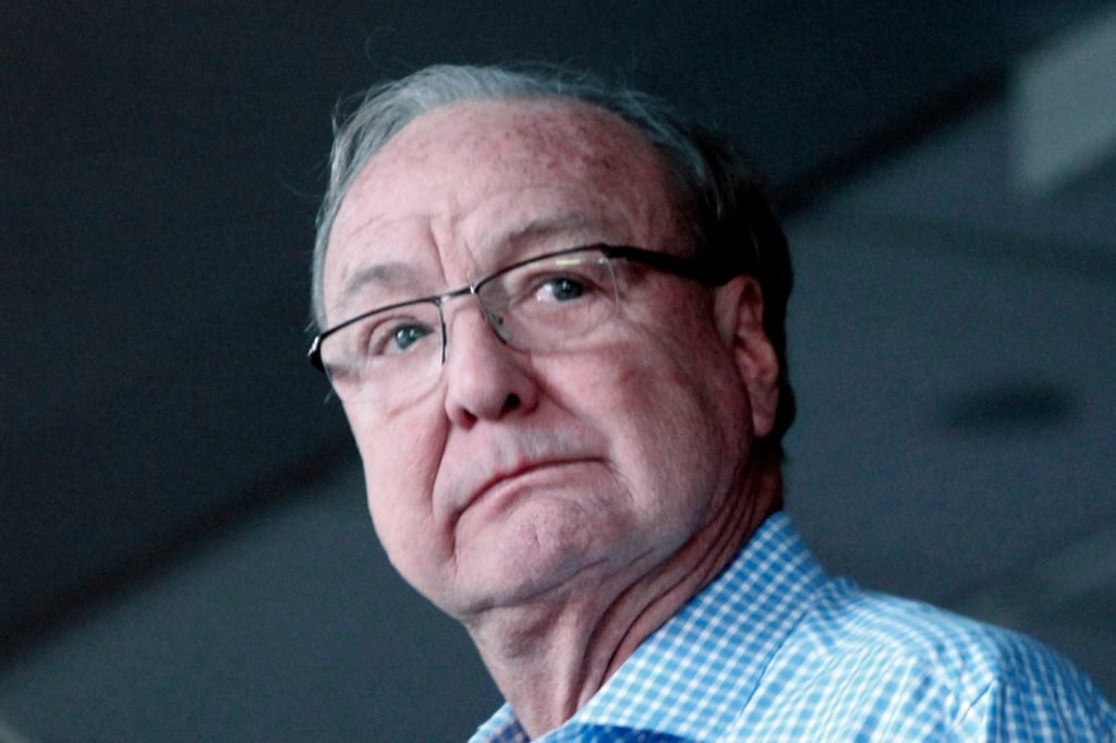[ad_1] Magnatul american și filantrop Tom Hicks, care a fost proprietar al unor echipe sportive de renume precum Dallas Stars din hockey pe gheață, Texas Rangers din baseball și Liverpool FC din fotbalul englez, a decedat sâmbătă la vârsta de 79 de ani, conform anunțului făcut de purtătoarea sa de cuvânt