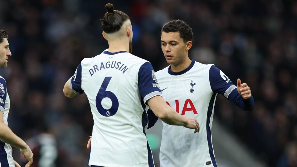 Părăsește Tottenham în luna ianuarie.