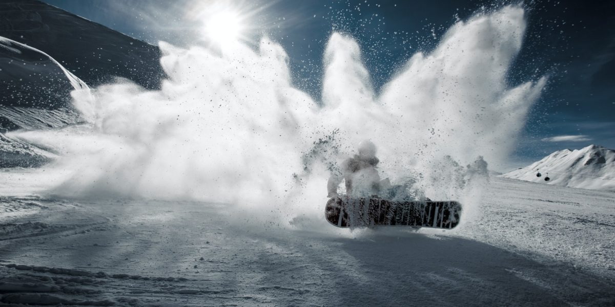 snowboard-zapada-sky-schi-sezon-rece-vacanta-concendiu-munte.jpg - JurnalUrban