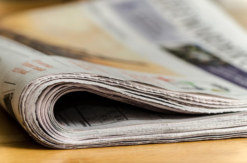 Anul 2025 aduce o schimbare surprinzătoare în modul în care românii consumă media