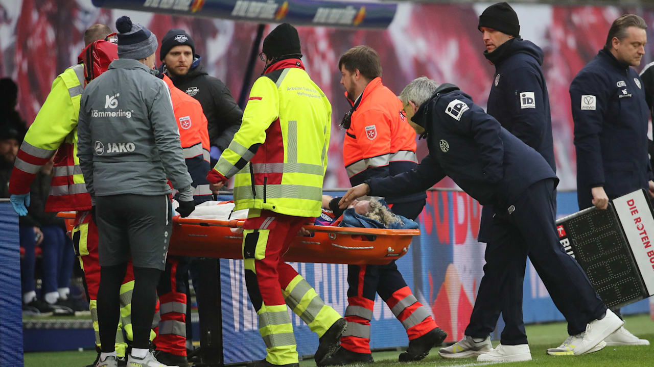 Drama de la Leipzig: Accident terifiant în Bundesliga În cadrul partidei din Bundesliga dintre RB Leipzig și Mainz, desfășurată sâmbătă seara, un incident dramatic a marcat începutul jocului
