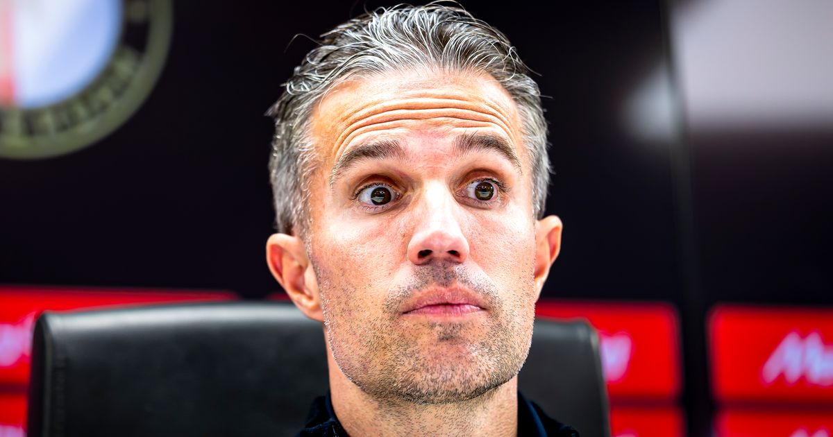 Conflict violent între Robin van Persie și adversarii săi: „Spune-mi în față!”