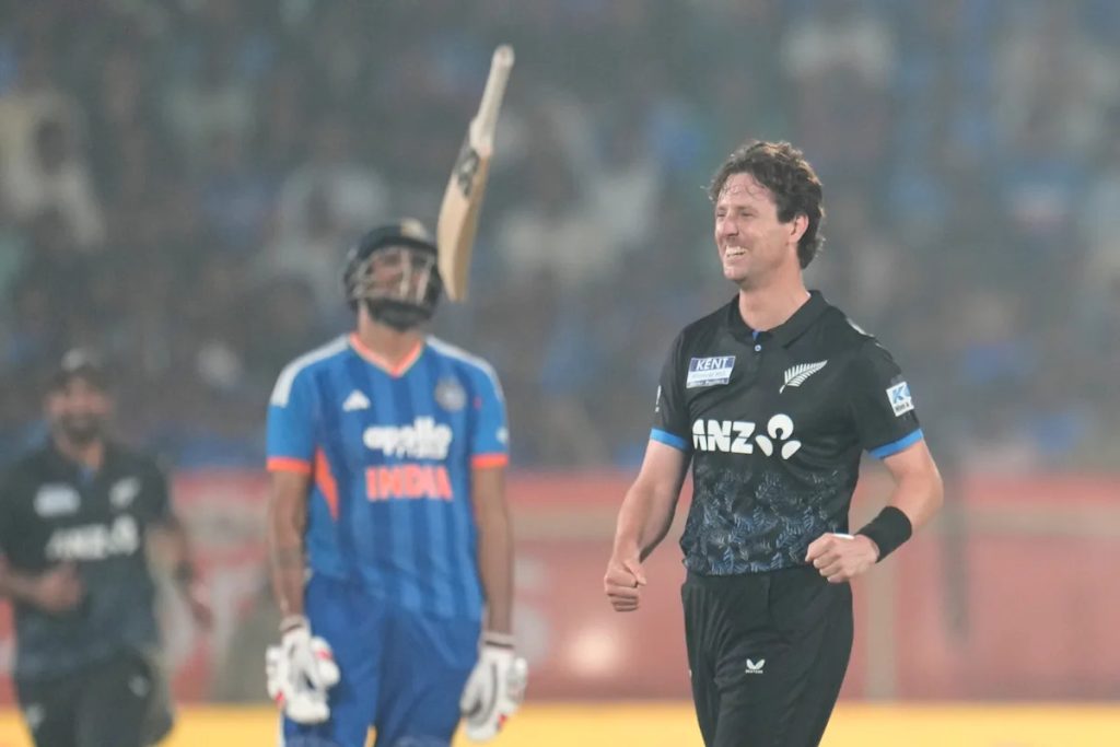 New Zealand învinge India cu 50 de puncte în T20-ul de la Visakhapatnam Visakhapatnam a fost scena unei victorii convingătoare pentru New Zealand, care a învins India cu 50 de puncte în cea de-a patra partidă T20, desfășurată miercuri seara