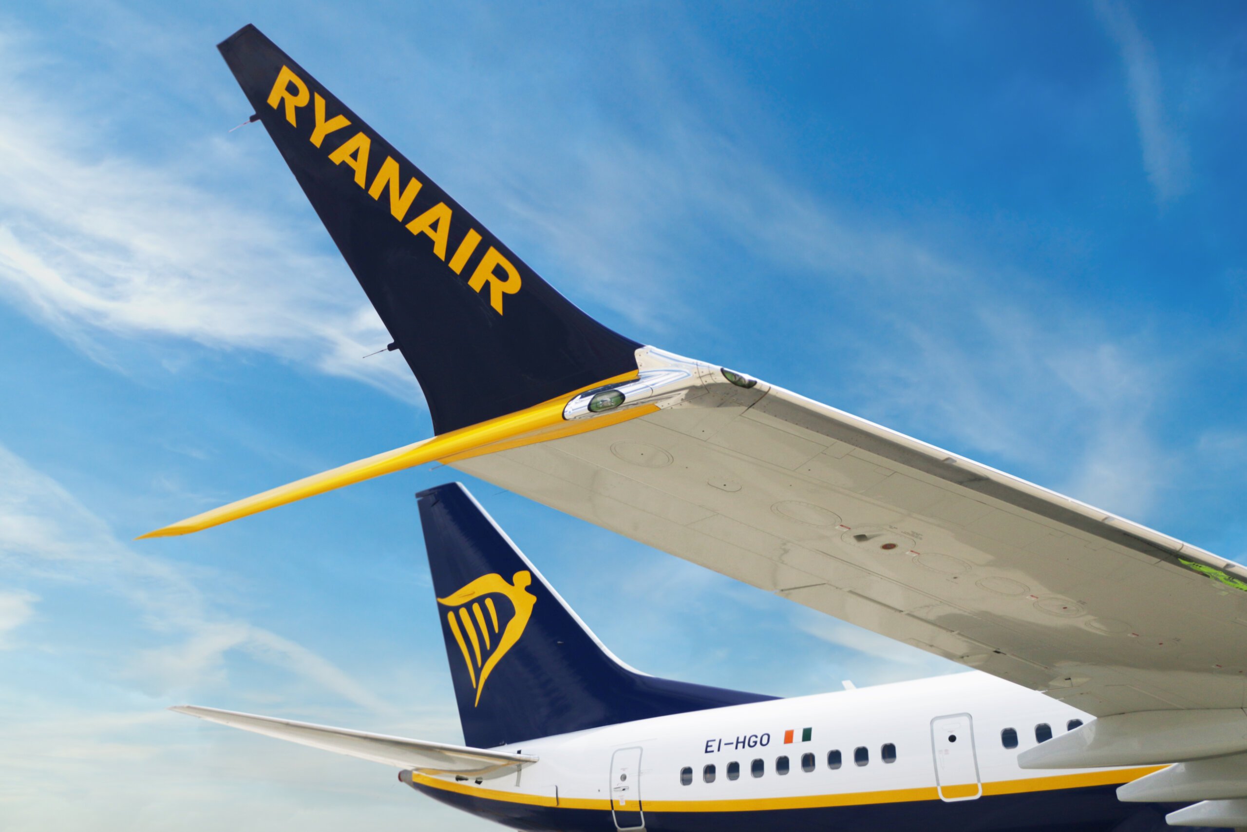 Ryanair lansează cea mai mare vânzare de bilete din istoria sa: 10 milioane de locuri disponibile pentru vara lui 2026 Ryanair, liderul pieței aviatice din Europa, a anunțat astăzi lansarea unei vânzări record pentru vara anului 2026, punând la dispoziția pasagerilor peste 10 milioane de locuri cu reduceri substanțiale