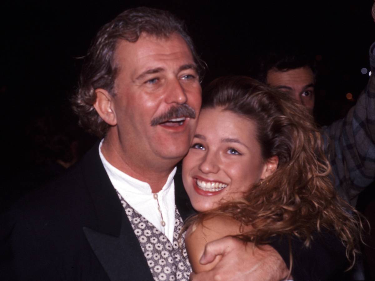 Michelle Hunziker: Povestea unei iubiri controversate cu Marco Predolin Michelle Hunziker, cunoscută pentru cariera sa strălucitoare în televiziune și modă, a fost adesea în centrul atenției mass-media datorită vieții sale sentimentale tumultoase