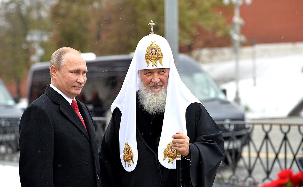Patriarhul Bisericii Ortodoxe Ruse, Kirill, a făcut valuri în constelația religioasă și politică a Rusiei după ce a susținut public interzicerea avorturilor în cazul în care soțul nu-și dă acordul