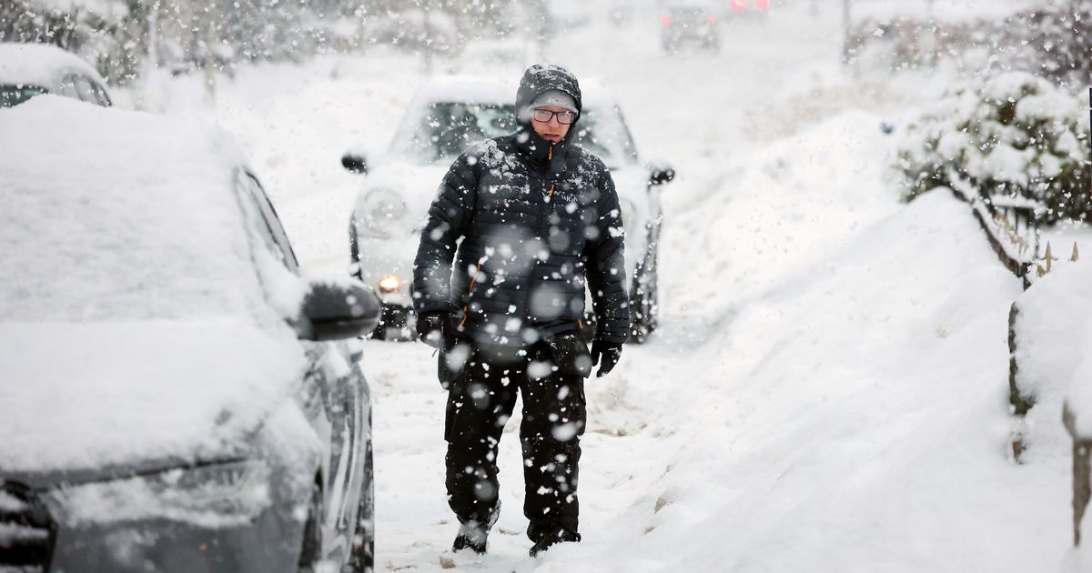 Cicloni și precipitații în Scoția, alertă de vreme severă în vigoare Scoția se confruntă cu o perioadă extinsă de vreme umedă, pe fondul unor avertizări meteorologice emise de Met Office
