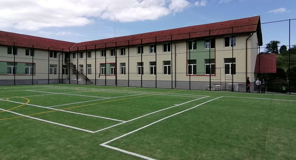 Prefectura județului Argeș reacționează la escaladarea incidentelor în unitățile școlare: convocare de urgență pentru măsuri remediale Județul Argeș se află în centrul unui val de incidente în rândul elevilor, iar autoritățile locale iau în serios problema