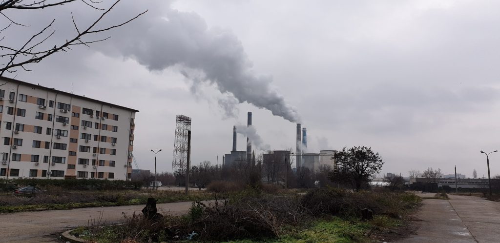 Revenire abruptă a pierderilor din sistemul de termoficare din București: de ce rețeaua se degradează în ritm alarmant După doi ani de speranță și aparentă stabilizare, sistemul de termoficare al Capitalei dă semne clare că problemele sale s-au intensificat, nu s-au rezolvat