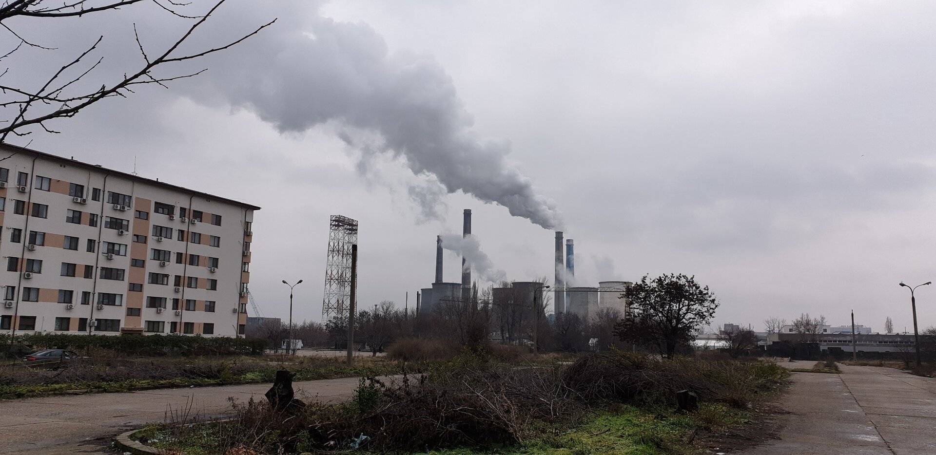 Revenire abruptă a pierderilor din sistemul de termoficare din București: de ce rețeaua se degradează în ritm alarmant După doi ani de speranță și aparentă stabilizare, sistemul de termoficare al Capitalei dă semne clare că problemele sale s-au intensificat, nu s-au rezolvat