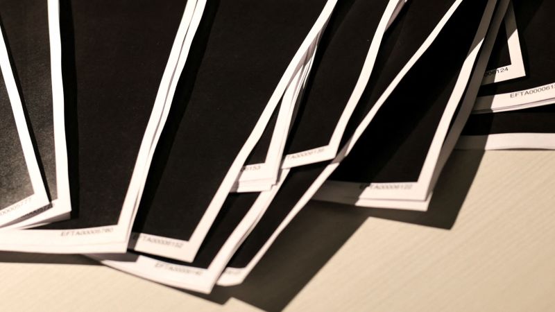 2025-12-19t230319z-1099847490-rc2yjiay5a6z-rtrmadp-3-usa-trump-epstein-files.JPG - JurnalUrban