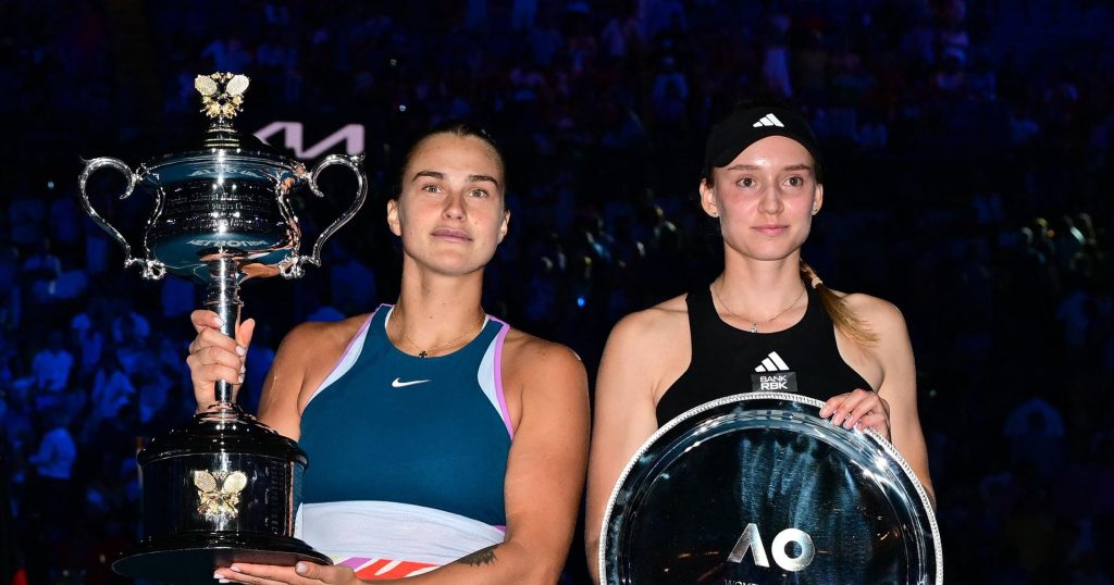 Duelul decisiv între Sabalenka și Rybakina la Australian Open Aryna Sabalenka și Elena Rybakina se pregătesc pentru un nou duel captivant în finala de simplu feminin de la Australian Open 2026, programată sâmbătă, de la ora 10.30, pe Rod Laver Arena