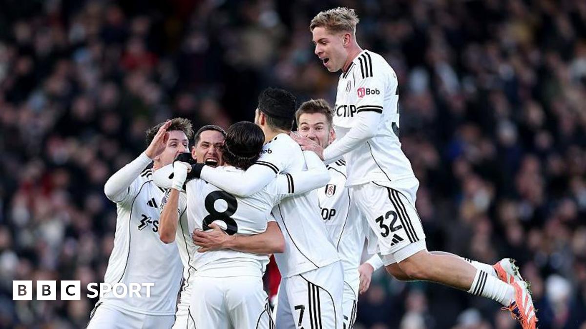 Newcastle și Crystal Palace, blocaj pe terenul adversarului Meciul dintre Newcastle United și Crystal Palace s-a încheiat fără niciun gol marcat, scor 0-0, sub privirile a sute de fani entuziaști