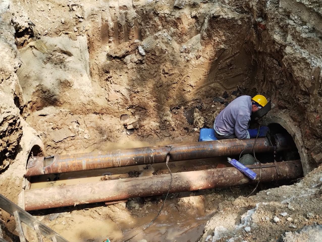 Primăria Capitalei se împrumută din nou pentru plata restanțelor la termoficare, după ce datoriile au depășit 100 de milioane de euro Primăria Municipiului București a aprobat recent un nou împrumut, în valoare de 30 de milioane de euro, pentru acoperirea datoriilor restante la serviciul de termoficare