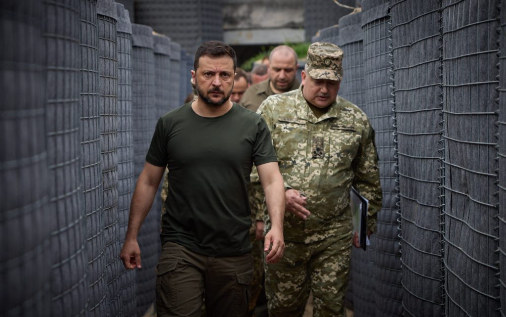 Președintele Ucrainei pregătește o remaniere majoră a cabinetului: Denis Șmîgal, desemnat pentru Ministerul Energiei Președintele Ucrainei, Volodimir Zelenski, a indicat sâmbătă intenția de a realiza o restructurare majoră în echipa guvernamentală, vizând înlocuirea actualului ministru al Energiei, Denis Șmîgal