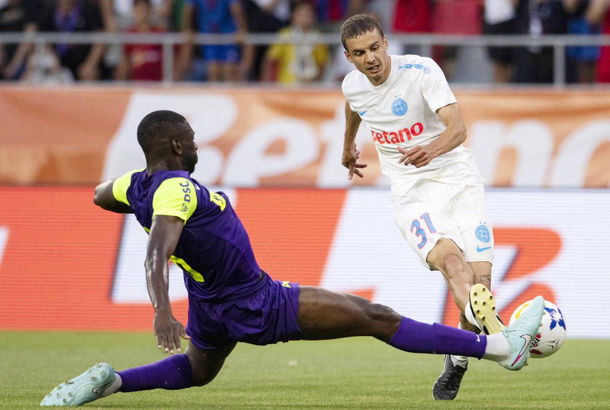 Marian Barbu va conduce derby-ul FCSB – CFR Cluj, un meci decisiv pentru play-off-ul Superligii Arbitrul Marian Barbu, un nume din ce în ce mai cunoscut în fotbalul românesc, va oficia meciul de duminică seară, 25 ianuarie, de pe Arena Națională, între FCSB și CFR Cluj