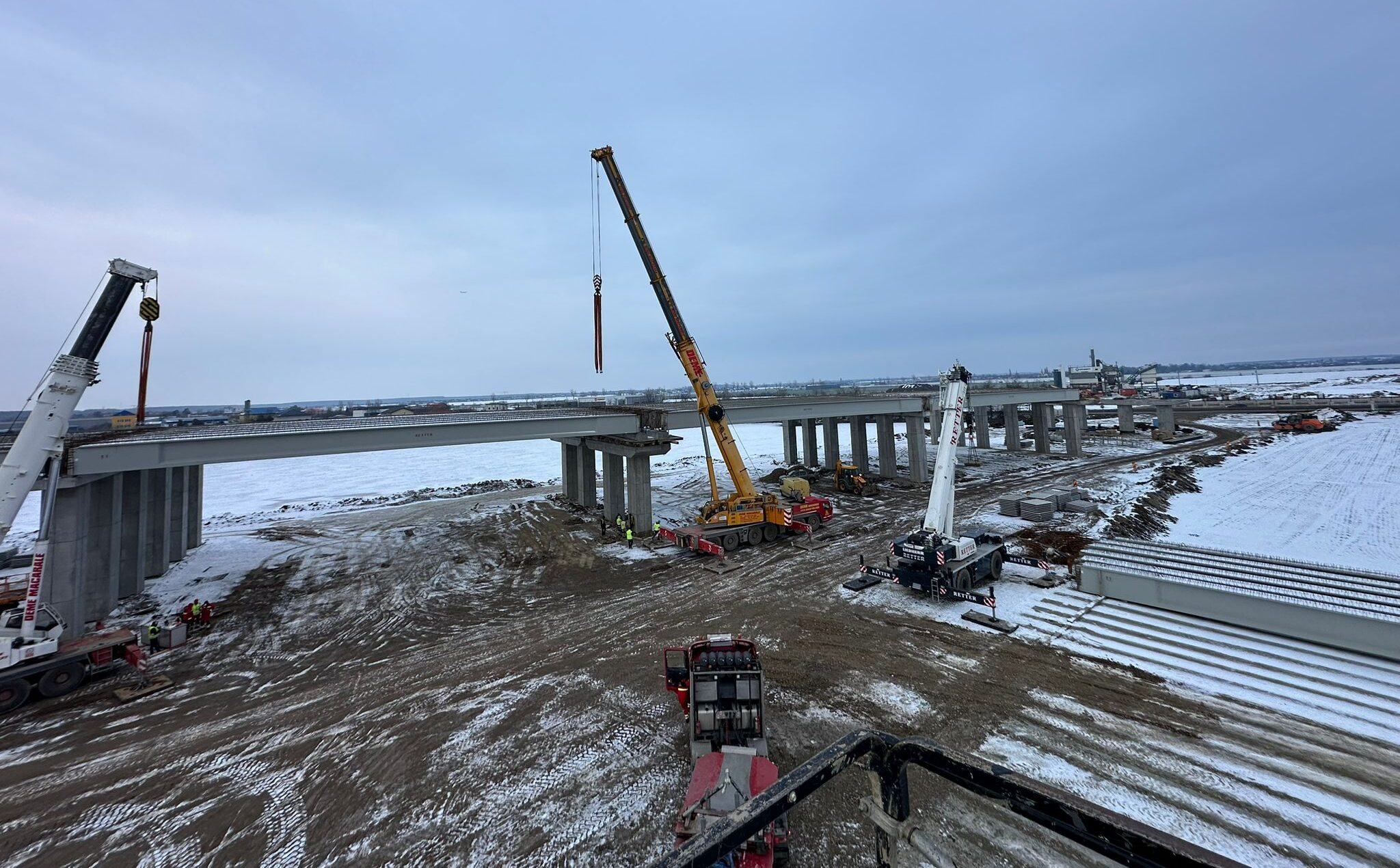 Lucrările la lotul 1 al autostrăzii A0 Nord, un proiect strategic pentru traficul din Capitală și împrejurimi, au fost reluate după o pauză de câteva luni, marcând un pas important în avansarea modernizării infrastructurii rutiere din zona Bucureștiului