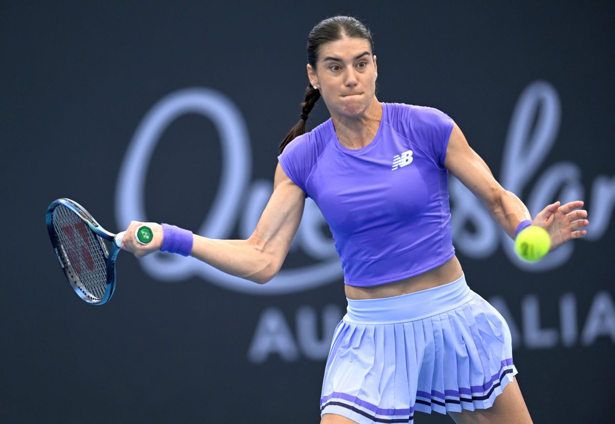 Sorana Cîrstea înfruntă o provocare dificilă la Australian Open: Eva Lys pe teren Sorana Cîrstea, jucătoare de tenis de 35 de ani și clasată pe locul 41 WTA, se află acum într-un duel intens cu nemțoaica Eva Lys, de 24 de ani și poziționată pe locul 39 WTA, în primul tur la Australian Open