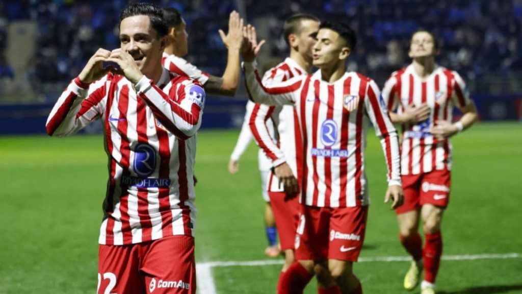 Giacomo Raspadori, în lotul Atletico pentru meciul cu Real Sociedad, în ciuda zvonurilor de plecare către Roma Atletico Madrid se pregătește intens pentru deplasarea de astăzi la San Sebastián, unde va înfrunta echipa locală, Real Sociedad