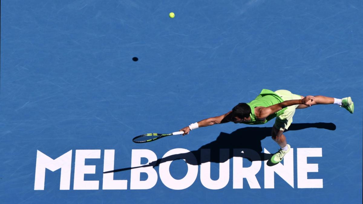 Carlos Alcaraz avansează în turul 4 la Australian Open fără să cedă vreun set Carlos Alcaraz continuă să impresioneze la Australian Open, reușind să se califice în optimile de finală după o victorie convingătoare în fața lui Corentin Moutet