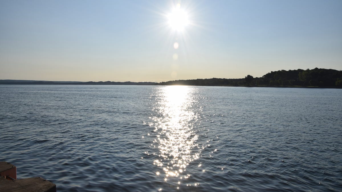 Vreme caniculară în Marion County: Maxime de 38 de grade Celsius Meteorologii prognozează o zi toridă în Marion County, cu temperaturi ce pot atinge 38 de grade Celsius, dar care se vor simți mai degrabă ca 28 de grade din cauza vântului