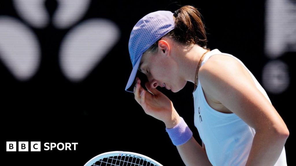 Rybakina o înfruntă pe Swiatek în drumul spre semifinale Iga Swiatek, numărul unu mondial și campioană la șase turnee de Mare Șlem, a fost eliminată surprinzător de Elena Rybakina în sferturile de finală ale Australian Open