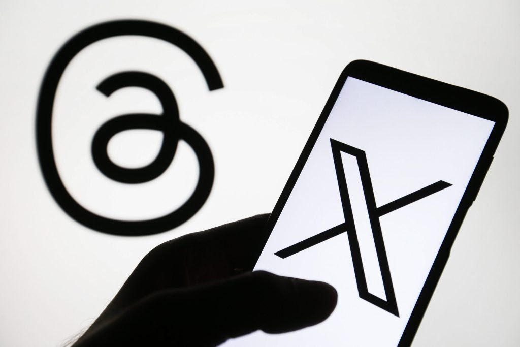 Threads depășește X pe mobil, conform datelor Similarweb
