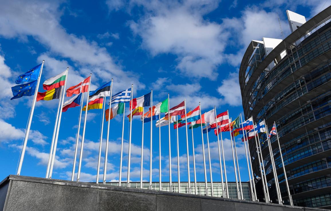 Parlamentul European a anunțat opritura în desfășurarea legislației Turnberry, aflate în centrul acordului comercial UE-SUA, cauza fiind amenințările persistente ale Statelor Unite împotriva suveranității Danemarcei și Groenlandei