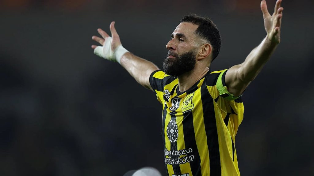 Al-Ittihad învinge Al Okhdood cu 2-0, consolidându-și locul în mijlocul clasamentului Într-un meci crucial din cadrul Pro League saudite, Al-Ittihad a obținut o victorie clară împotriva echipei Al Okhdood, scor final 2-0