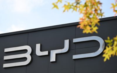 Grupul chinez BYD e pe cale să devină cel mai mare producător de mașini electrice, probabil depășind Tesla