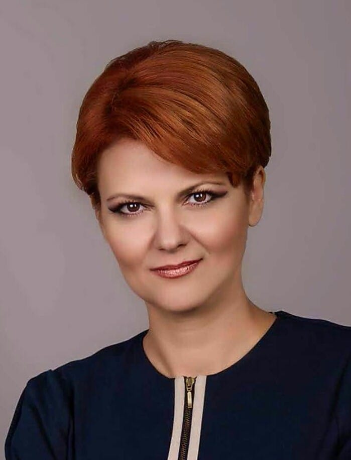 PSD se consultă cu membrii săi: Continuăm sau pășim spre opoziție? Social-democrații sunt la o răscruce de drumuri: rămân sau părăsesc guvernarea? În urma unui număr tot mai mare de motive oferite de premierul Ilie Bolojan, care semnalează că cele două echipe nu pot colabora eficient, PSD își consultă în prezent membrii