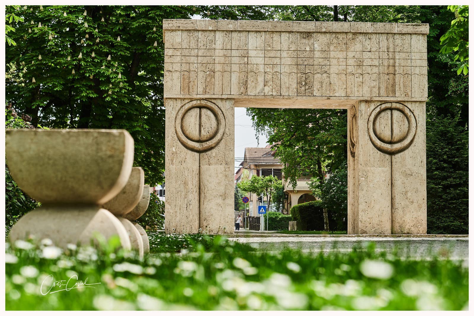 Președintele Academiei Române dezmințește acuzațiile privind refuzul unei donații de la Constantin Brâncuși în perioada comunistă Ioan-Aurel Pop, președintele Academiei Române, a venit joi cu o clarificare importantă în contextul acuzațiilor apărute în spațiul public referitoare la presupusa refuzare, în epoca comunistă, a unei donații de către marele sculptor Constantin Brâncuși