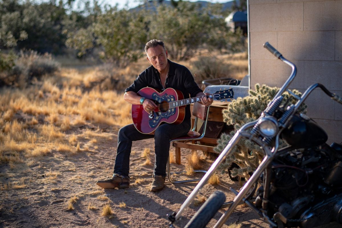 Bruce Springsteen lansează o melodie critică la adresa politicii anti-imigrație a președintelui Donald Trump Celebrul producător și interpret american de muzică rock, Bruce Springsteen, cunoscut pentru atitudinea sa civică și pentru deschiderea față de valorile social-umanitare, a lansat recent o piesă intitulată „Streets of Minneapolis”, o critică dură la adresa politicii anti-imigrație promovate de administrația Donald Trump