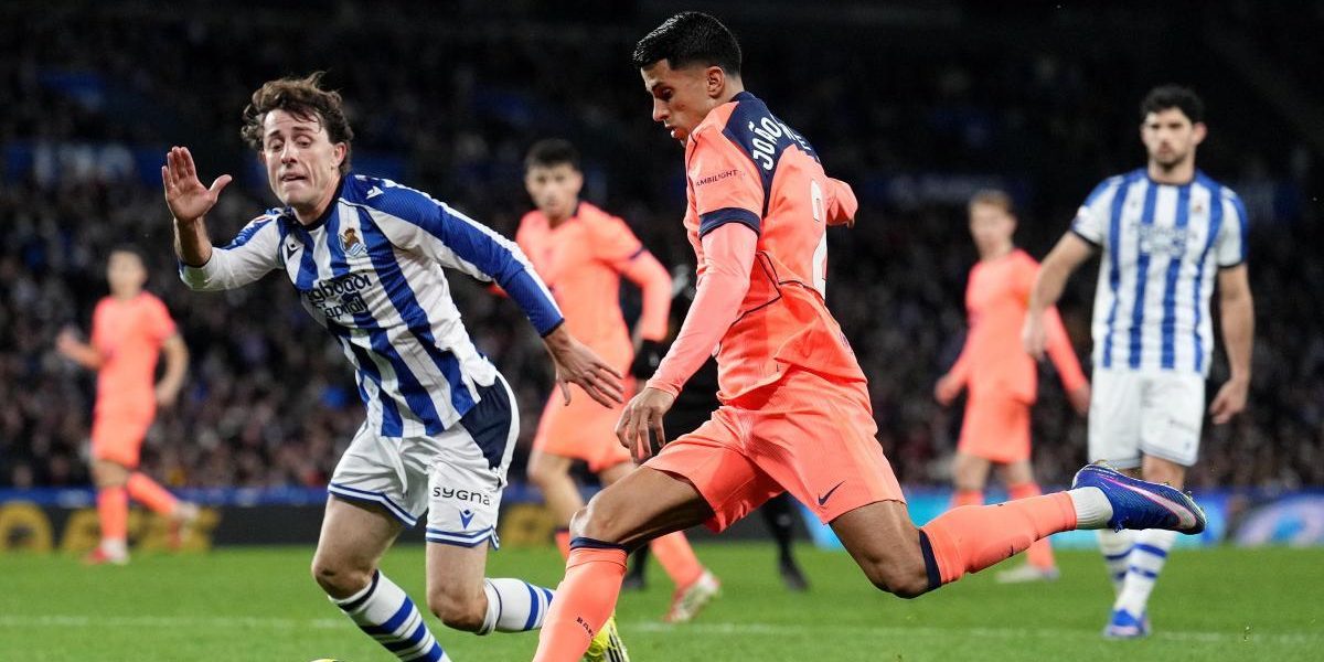 rotaciones y primera titularidad de Cancelo