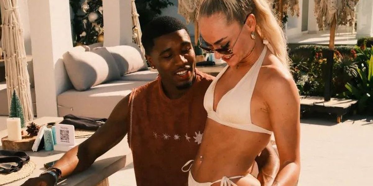 L-a uitat rapid pe jucător » Cea mai sexy fotbalistă tocmai și-a oficializat relația cu ispita de la Insula Iubirii